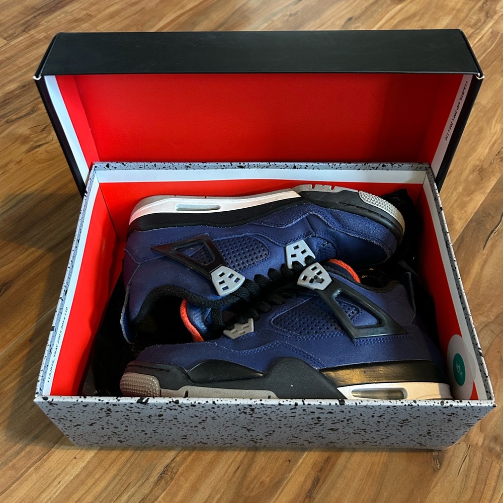 Air Jordan 4 Retro WNTR BG